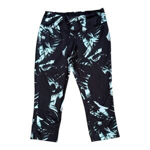 NEW BALANCE Womens Size Medium Cropped Athletic Yoga Leggings Gym Workout Pants